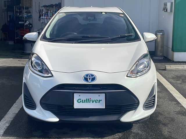 トヨタ アクア S スタイルブラック 京都府 2018(平30)年 6.7万km ライムホワイトパールクリスタルシャイン 純正メモリナビ　バックカメラ　トヨタセーフティセンス　プリクラッシュセーフティ　レーンキープアシスト　スマートキー　プッシュスタート　ＥＴＣ　禁煙車　オートエアコン　ドアバイザー　純正フロアマット