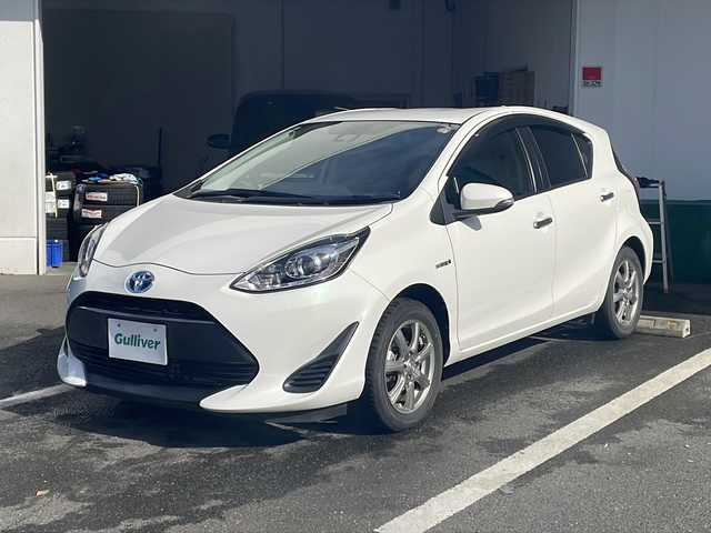 トヨタ アクア S スタイルブラック 京都府 2018(平30)年 6.7万km ライムホワイトパールクリスタルシャイン 純正メモリナビ　バックカメラ　トヨタセーフティセンス　プリクラッシュセーフティ　レーンキープアシスト　スマートキー　プッシュスタート　ＥＴＣ　禁煙車　オートエアコン　ドアバイザー　純正フロアマット