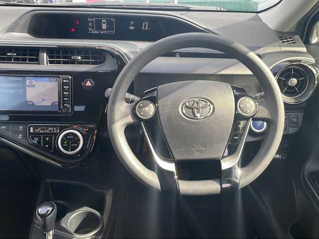 トヨタ アクア S スタイルブラック 京都府 2018(平30)年 6.7万km ライムホワイトパールクリスタルシャイン 純正メモリナビ　バックカメラ　トヨタセーフティセンス　プリクラッシュセーフティ　レーンキープアシスト　スマートキー　プッシュスタート　ＥＴＣ　禁煙車　オートエアコン　ドアバイザー　純正フロアマット