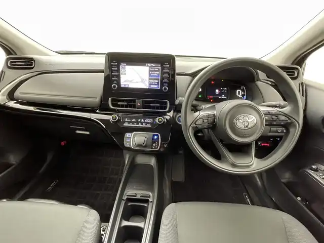 トヨタ アクア X 熊本県 2021(令3)年 2.7万km エモーショナルレッドⅡ 純正ディスプレイオーディオ　/全周囲カメラ　/ビルトインＥＴＣ　/レーダークルーズコントロール　/前後クリアランスソナー　/前席シートヒーター　/衝突軽減ブレーキ　/レーンキープアシスト　/横滑り防止/純正フロアマット/純正１５インチAW/オートライト/オートマチックハイビーム/LEDヘッドライト/スマートキー/プッシュスタート/スペアキー1本