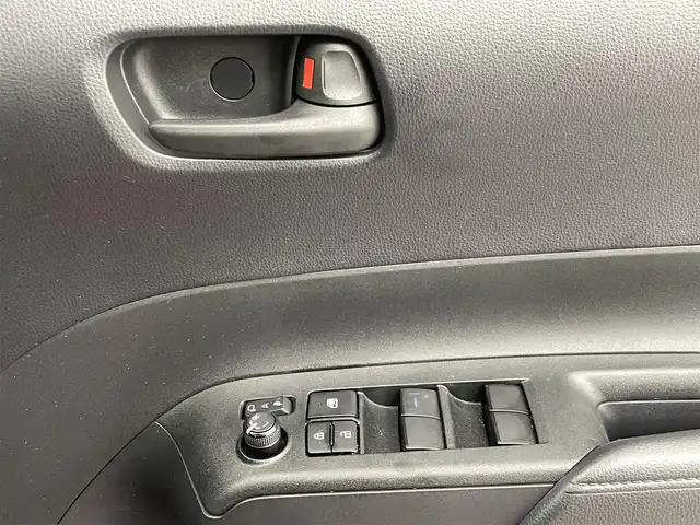 トヨタ アクア X 熊本県 2021(令3)年 2.7万km エモーショナルレッドⅡ 純正ディスプレイオーディオ　/全周囲カメラ　/ビルトインＥＴＣ　/レーダークルーズコントロール　/前後クリアランスソナー　/前席シートヒーター　/衝突軽減ブレーキ　/レーンキープアシスト　/横滑り防止/純正フロアマット/純正１５インチAW/オートライト/オートマチックハイビーム/LEDヘッドライト/スマートキー/プッシュスタート/スペアキー1本