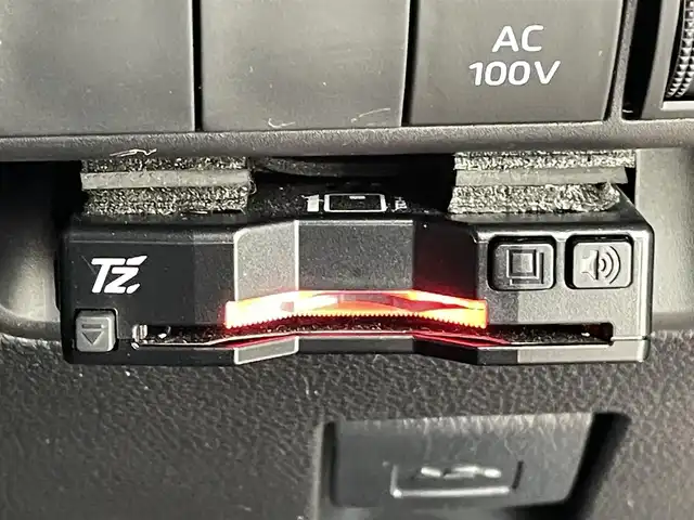 トヨタ アクア X 熊本県 2021(令3)年 2.7万km エモーショナルレッドⅡ 純正ディスプレイオーディオ　/全周囲カメラ　/ビルトインＥＴＣ　/レーダークルーズコントロール　/前後クリアランスソナー　/前席シートヒーター　/衝突軽減ブレーキ　/レーンキープアシスト　/横滑り防止/純正フロアマット/純正１５インチAW/オートライト/オートマチックハイビーム/LEDヘッドライト/スマートキー/プッシュスタート/スペアキー1本