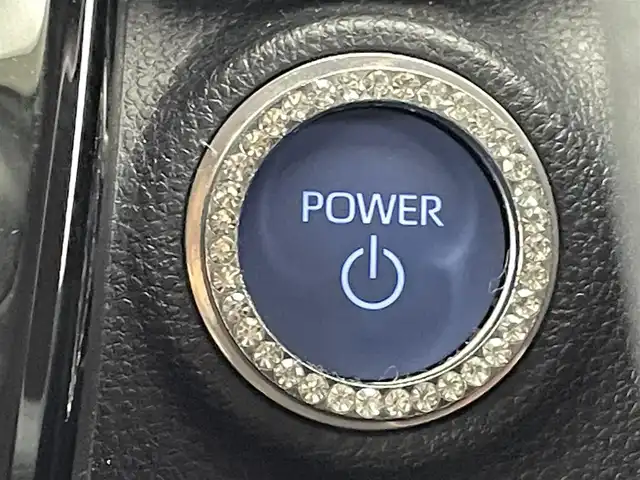 トヨタ アクア X 熊本県 2021(令3)年 2.7万km エモーショナルレッドⅡ 純正ディスプレイオーディオ　/全周囲カメラ　/ビルトインＥＴＣ　/レーダークルーズコントロール　/前後クリアランスソナー　/前席シートヒーター　/衝突軽減ブレーキ　/レーンキープアシスト　/横滑り防止/純正フロアマット/純正１５インチAW/オートライト/オートマチックハイビーム/LEDヘッドライト/スマートキー/プッシュスタート/スペアキー1本