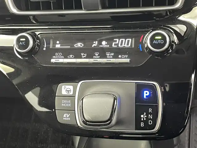 トヨタ アクア X 熊本県 2021(令3)年 2.7万km エモーショナルレッドⅡ 純正ディスプレイオーディオ　/全周囲カメラ　/ビルトインＥＴＣ　/レーダークルーズコントロール　/前後クリアランスソナー　/前席シートヒーター　/衝突軽減ブレーキ　/レーンキープアシスト　/横滑り防止/純正フロアマット/純正１５インチAW/オートライト/オートマチックハイビーム/LEDヘッドライト/スマートキー/プッシュスタート/スペアキー1本