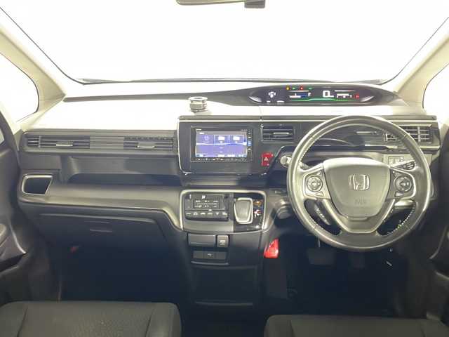 ホンダ ステップワゴン スパーダ ハイブリッド G ホンダセンシング 沖縄県 2019(平31)年 2.5万km モダンスティールM 禁煙車/両側パワースライド/純正７インチナビ/・ＣＤ／ＤＶＤ／Ｂｌｕｅｔｏｏｔｈ／フルセグＴＶ　/両側パワースライド/マルチビューカメラ/純正１６インチアルミ/ビルトインＥＴＣ/ドライブレコーダー前後/ホンダセンシング/●衝突軽減ブレーキ/●誤発進抑制機能/●歩行者事故低減ステアリング/●路外逸脱抑制機能/●アダプティブ・クルーズ・コントロール/●車線維持支援システム/●先行車発進お知らせ機能/●標識認識機能/保証書/取扱説明書