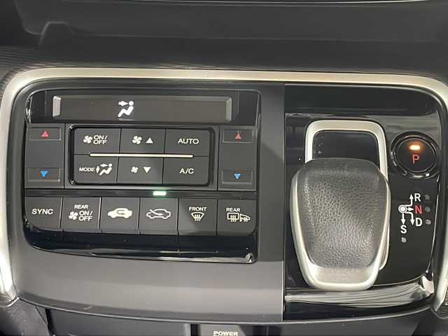 ホンダ ステップワゴン スパーダ ハイブリッド G ホンダセンシング 沖縄県 2019(平31)年 2.5万km モダンスティールM 禁煙車/両側パワースライド/純正７インチナビ/・ＣＤ／ＤＶＤ／Ｂｌｕｅｔｏｏｔｈ／フルセグＴＶ　/両側パワースライド/マルチビューカメラ/純正１６インチアルミ/ビルトインＥＴＣ/ドライブレコーダー前後/ホンダセンシング/●衝突軽減ブレーキ/●誤発進抑制機能/●歩行者事故低減ステアリング/●路外逸脱抑制機能/●アダプティブ・クルーズ・コントロール/●車線維持支援システム/●先行車発進お知らせ機能/●標識認識機能/保証書/取扱説明書