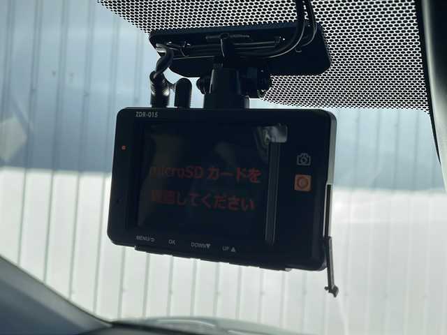 トヨタ シエンタ ファンベースX 長野県 2020(令2)年 3万km シルバーM トヨタセーフティセンス/社外ディスプレイオーディオ/DVD/CD/USB/Bluetooth/左側パワースライドドア/ドライブレコーダー/前後コーナーセンサー/レーンキープアシスト/プッシュスタート/スマートキー