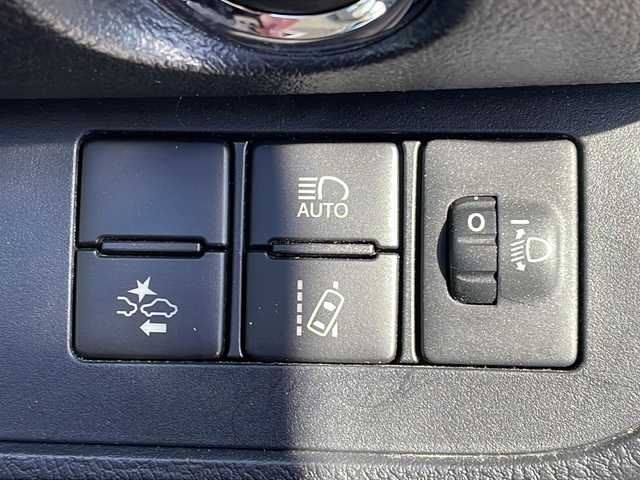 トヨタ シエンタ ファンベースX 長野県 2020(令2)年 3万km シルバーM トヨタセーフティセンス/社外ディスプレイオーディオ/DVD/CD/USB/Bluetooth/左側パワースライドドア/ドライブレコーダー/前後コーナーセンサー/レーンキープアシスト/プッシュスタート/スマートキー