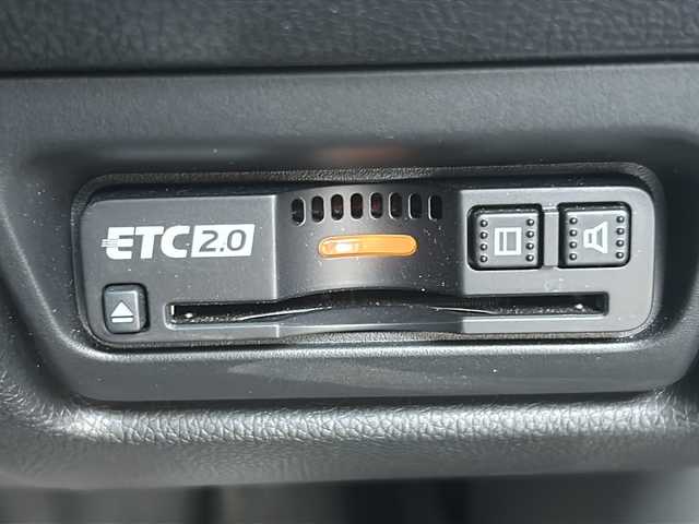 ホンダ ステップワゴン スパーダ クルスピセンシング 鳥取県 2022(令4)年 5.9万km プラチナホワイトパール ナビ装着用スペシャルパッケージ/　＋ETC2.0車載器(ナビ連動)/Honda SENSING/CD/DVD、AM/FM、USB、BT、iPod/1列目シート用i-サイドエアバッグシステム/　＋サイドカーテンエアバッグシステム(1-3列目シート対応)/トリプルゾーンコントロール・フルオートエアコンディショナー/17インチアルミホイール/専用インテリア/スポーツペダル/FABTECT(撥水撥油シート)/運転席＆助手席シートヒーター/バックカメラ/アイドリングストップ/クルーズコントロール/プッシュスタート/両側パワースライドドア