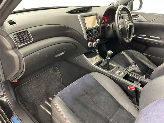 スバル インプレッサ ＷＲＸ STi 道央・札幌 2010(平22)年 11.5万km オブシディアンブラックパール ・４ＷＤ/・社外ナビ＆ＴＶ＆ＤＶＤ＆ＣＤ/・ＳＩ－ＤＲＩＶＥ/・Ｃ－ＤＩＦＦ/・ＳＴＩ１８インチアルミ/・追加補器メーター（ブースト計他）/・社外ＥＴＣ/・ハーフレザーシート/・キセノンヘッドライト/・横滑り防止装置