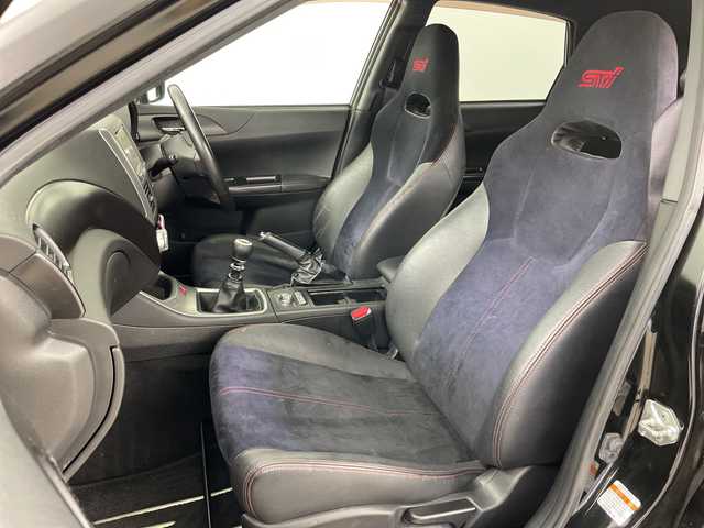 スバル インプレッサ ＷＲＸ STi 道央・札幌 2010(平22)年 11.5万km オブシディアンブラックパール ・４ＷＤ/・社外ナビ＆ＴＶ＆ＤＶＤ＆ＣＤ/・ＳＩ－ＤＲＩＶＥ/・Ｃ－ＤＩＦＦ/・ＳＴＩ１８インチアルミ/・追加補器メーター（ブースト計他）/・社外ＥＴＣ/・ハーフレザーシート/・キセノンヘッドライト/・横滑り防止装置