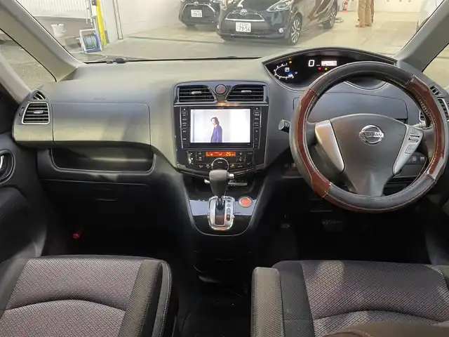 日産 セレナ ハイウェイスター Sハイブリッド 千葉県 2013(平25)年 10.5万km エターナルスノーホワイト 社外ナビ(AM/FM/CD/DVD/BT/フルセグ)/社外10.2インチフリップダウンモニター(PCX-R3300)/両側パワースライドドア/バックカメラ/ETC/オートライト/バイザー/純正マット/取説・保証書