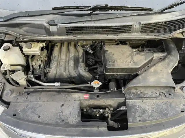 日産 セレナ ハイウェイスター Sハイブリッド 千葉県 2013(平25)年 10.5万km エターナルスノーホワイト 社外ナビ(AM/FM/CD/DVD/BT/フルセグ)/社外10.2インチフリップダウンモニター(PCX-R3300)/両側パワースライドドア/バックカメラ/ETC/オートライト/バイザー/純正マット/取説・保証書