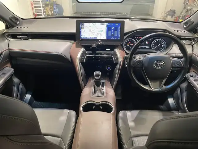 トヨタ ハリアー Z 宮城県 2021(令3)年 5.9万km ブラック 4WD/ヒッチメンバー/JBL/トヨタセーフティーセンス/・レーントレーシングアシスト/・プリクラッシュセーフティ/・クリアランスソナー/・RCTA/・ブラインドスポットモニター/・横滑り防止装置/・車線逸脱警報装置/純正ナビ/・フルセグTV/・Bluetooth/・2.0ETC/・バックカメラ/・ドライブレコーダー/・置くだけ充電/デジタルインナーミラー/電子パーキング/・オートブレーキホールド/ヘッドアップディスプレイ/革巻きステアリング/・ステアリングスイッチ/パワーシート（運転席）/プッシュスタート/・スマートキー/LEDヘッドライト/・オートライト/・オートハイビーム/ドアバイザー/純正アルミホイール19インチ/純正フロアマット