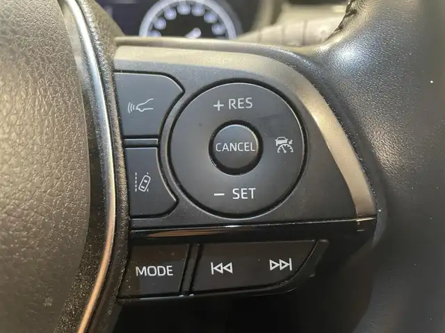 トヨタ ハリアー Z 宮城県 2021(令3)年 5.9万km ブラック 4WD/ヒッチメンバー/JBL/トヨタセーフティーセンス/・レーントレーシングアシスト/・プリクラッシュセーフティ/・クリアランスソナー/・RCTA/・ブラインドスポットモニター/・横滑り防止装置/・車線逸脱警報装置/純正ナビ/・フルセグTV/・Bluetooth/・2.0ETC/・バックカメラ/・ドライブレコーダー/・置くだけ充電/デジタルインナーミラー/電子パーキング/・オートブレーキホールド/ヘッドアップディスプレイ/革巻きステアリング/・ステアリングスイッチ/パワーシート（運転席）/プッシュスタート/・スマートキー/LEDヘッドライト/・オートライト/・オートハイビーム/ドアバイザー/純正アルミホイール19インチ/純正フロアマット