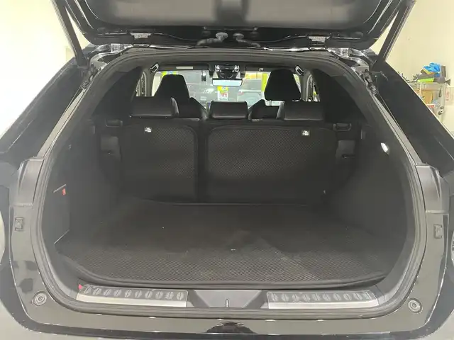 トヨタ ハリアー Z 宮城県 2021(令3)年 5.9万km ブラック 4WD/ヒッチメンバー/JBL/トヨタセーフティーセンス/・レーントレーシングアシスト/・プリクラッシュセーフティ/・クリアランスソナー/・RCTA/・ブラインドスポットモニター/・横滑り防止装置/・車線逸脱警報装置/純正ナビ/・フルセグTV/・Bluetooth/・2.0ETC/・バックカメラ/・ドライブレコーダー/・置くだけ充電/デジタルインナーミラー/電子パーキング/・オートブレーキホールド/ヘッドアップディスプレイ/革巻きステアリング/・ステアリングスイッチ/パワーシート（運転席）/プッシュスタート/・スマートキー/LEDヘッドライト/・オートライト/・オートハイビーム/ドアバイザー/純正アルミホイール19インチ/純正フロアマット