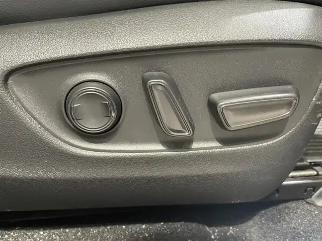 トヨタ ハリアー Z 宮城県 2021(令3)年 5.9万km ブラック 4WD/ヒッチメンバー/JBL/トヨタセーフティーセンス/・レーントレーシングアシスト/・プリクラッシュセーフティ/・クリアランスソナー/・RCTA/・ブラインドスポットモニター/・横滑り防止装置/・車線逸脱警報装置/純正ナビ/・フルセグTV/・Bluetooth/・2.0ETC/・バックカメラ/・ドライブレコーダー/・置くだけ充電/デジタルインナーミラー/電子パーキング/・オートブレーキホールド/ヘッドアップディスプレイ/革巻きステアリング/・ステアリングスイッチ/パワーシート（運転席）/プッシュスタート/・スマートキー/LEDヘッドライト/・オートライト/・オートハイビーム/ドアバイザー/純正アルミホイール19インチ/純正フロアマット