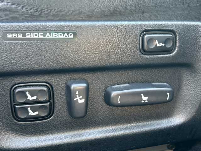 トヨタ セルシオ C インテリアセレクション 千葉県 2001(平13)年 7.2万km ブラック サンルーフ　黒革シート　ナビ　バックカメラ　ＥＴＣ　エアシート　全席シートヒーター　全席電動シート　ドラレコ　電動リアサンシェード ウッドコンビハンドル　ＨＩＤ　オートライト　純正１６インチＡＷ