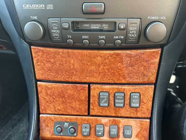 トヨタ セルシオ C インテリアセレクション 千葉県 2001(平13)年 7.2万km ブラック サンルーフ　黒革シート　ナビ　バックカメラ　ＥＴＣ　エアシート　全席シートヒーター　全席電動シート　ドラレコ　電動リアサンシェード ウッドコンビハンドル　ＨＩＤ　オートライト　純正１６インチＡＷ