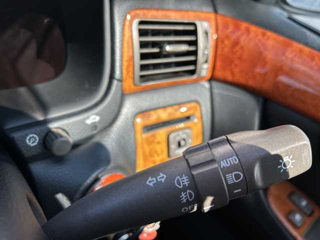 トヨタ セルシオ C インテリアセレクション 千葉県 2001(平13)年 7.2万km ブラック サンルーフ　黒革シート　ナビ　バックカメラ　ＥＴＣ　エアシート　全席シートヒーター　全席電動シート　ドラレコ　電動リアサンシェード ウッドコンビハンドル　ＨＩＤ　オートライト　純正１６インチＡＷ