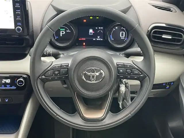 トヨタ ヤリス ハイブリッド Z 愛知県 2020(令2)年 3.1万km アイスピンクメタリック 純正ＤＡ　全方位カメラ　ＢＳＭ　禁煙車　フルセグ　追従クルコン　セーフティセンス　シートヒーター　ＥＴＣ　ドラレコ　ＬＥＤオートライト　コーナーセンサー　ＵＳＢ　純正マット　衝突軽減　オートハイビーム　車線逸脱　パノラミックビューモニター　プッシュスタート　スマートキー