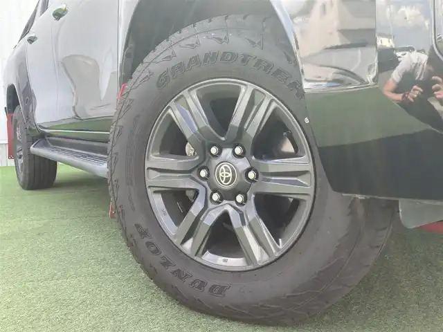 トヨタ ハイラックス Z 香川県 2021(令3)年 5.9万km アティチュードブラックマイカ 登録時走行距離：58802km/アルパイン11型フローティングナビ/　CD DVD BT フルセグTV/バックカメラ/スポーツバー/マッドガード/プリクラッシュセーフティシステム/レーンキープアシスト/レーダークルーズコントロール/ダウンヒルアシストコントロール/LEDヘッドライト/オートライト/フォグランプ/リアフォグ/アイドリングストップ/横滑り防止装置/MTモード付AT/革巻きステアリング/ステアリングスイッチ/プッシュスタート/スマートキー/4WD/ターボ
