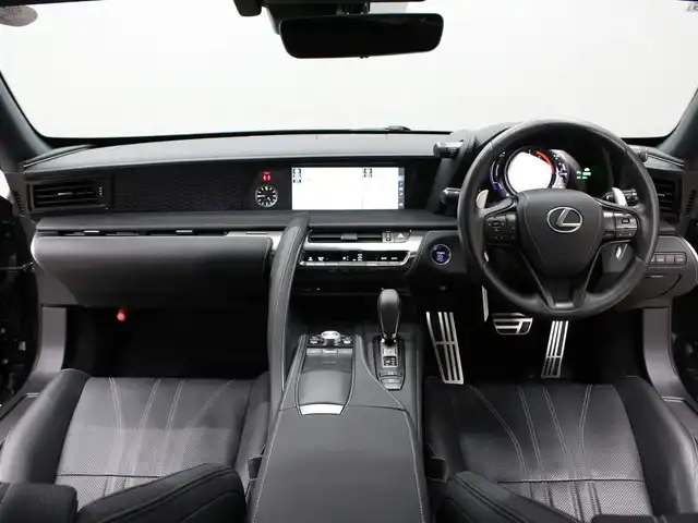 レクサス ＬＣ 500h Lパッケージ 三重県 2020(令2)年 1.6万km グラファイトブラックガラスフレーク セーフティシステムプラス/・プリクラッシュセーフティシステム/・レーンキーピングアシスト/・オートマチックハイビーム/・レーダークルーズコントロール/アクティブコーナリングアシスト/ガラスパノラマルーフ/純正SDナビ/・10.3インチワイドディスプレイ/・地デジTV/・Bru-ray/DVD/CD/microSD/・USB/AUX端子/・プレミアムサウンドシステム/バックカメラ/クリアランスソナー /ブラックセミアニリン革シート/・前席シートヒーター /・前席パワーシート/ステアリングヒーター/OPカラーヘッドアップディスプレイ/TFT液晶メーター/8インチカラーマルチインフォメーションディスプレイ/ビルトインETC2.0/純正20インチ10本スポークダークプレミアムメタリック塗装アルミホイール/グレーメタリック加飾付フルLEDヘッドランプ/・オートライト/LEDクリアランスランプ/プッシュエンジンスタート/スマートキー×2/カードキー×1/新車時保証書/取扱説明書