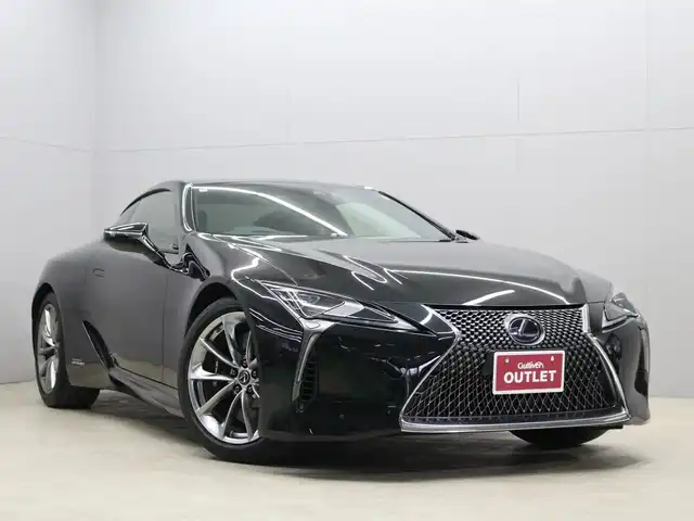 レクサス ＬＣ 500h Lパッケージ 三重県 2020(令2)年 1.6万km グラファイトブラックガラスフレーク セーフティシステムプラス/・プリクラッシュセーフティシステム/・レーンキーピングアシスト/・オートマチックハイビーム/・レーダークルーズコントロール/アクティブコーナリングアシスト/ガラスパノラマルーフ/純正SDナビ/・10.3インチワイドディスプレイ/・地デジTV/・Bru-ray/DVD/CD/microSD/・USB/AUX端子/・プレミアムサウンドシステム/バックカメラ/クリアランスソナー /ブラックセミアニリン革シート/・前席シートヒーター /・前席パワーシート/ステアリングヒーター/OPカラーヘッドアップディスプレイ/TFT液晶メーター/8インチカラーマルチインフォメーションディスプレイ/ビルトインETC2.0/純正20インチ10本スポークダークプレミアムメタリック塗装アルミホイール/グレーメタリック加飾付フルLEDヘッドランプ/・オートライト/LEDクリアランスランプ/プッシュエンジンスタート/スマートキー×2/カードキー×1/新車時保証書/取扱説明書