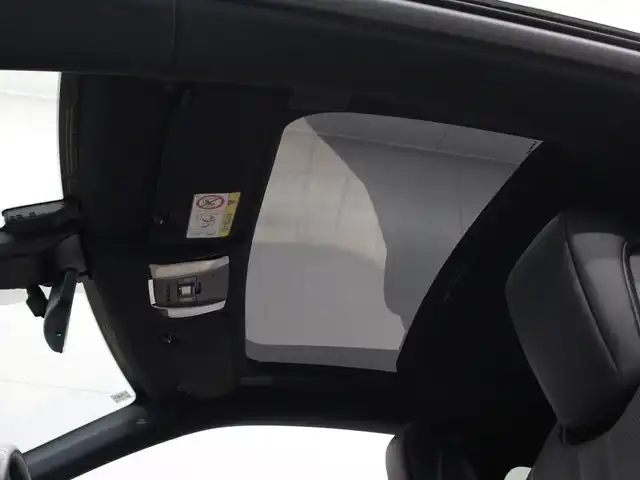 レクサス ＬＣ 500h Lパッケージ 三重県 2020(令2)年 1.6万km グラファイトブラックガラスフレーク セーフティシステムプラス/・プリクラッシュセーフティシステム/・レーンキーピングアシスト/・オートマチックハイビーム/・レーダークルーズコントロール/アクティブコーナリングアシスト/ガラスパノラマルーフ/純正SDナビ/・10.3インチワイドディスプレイ/・地デジTV/・Bru-ray/DVD/CD/microSD/・USB/AUX端子/・プレミアムサウンドシステム/バックカメラ/クリアランスソナー /ブラックセミアニリン革シート/・前席シートヒーター /・前席パワーシート/ステアリングヒーター/OPカラーヘッドアップディスプレイ/TFT液晶メーター/8インチカラーマルチインフォメーションディスプレイ/ビルトインETC2.0/純正20インチ10本スポークダークプレミアムメタリック塗装アルミホイール/グレーメタリック加飾付フルLEDヘッドランプ/・オートライト/LEDクリアランスランプ/プッシュエンジンスタート/スマートキー×2/カードキー×1/新車時保証書/取扱説明書