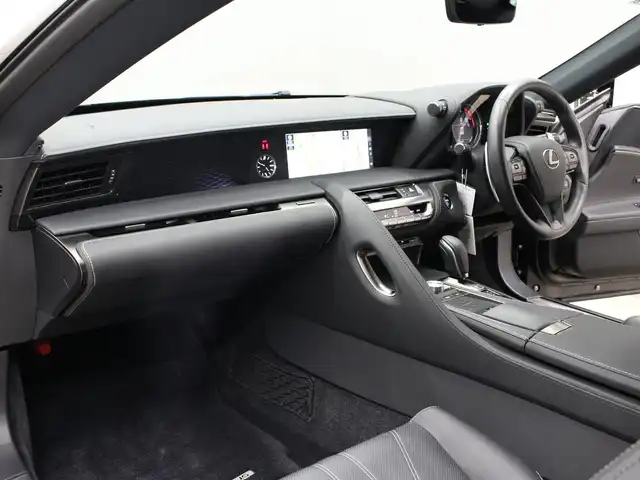 レクサス ＬＣ 500h Lパッケージ 三重県 2020(令2)年 1.6万km グラファイトブラックガラスフレーク セーフティシステムプラス/・プリクラッシュセーフティシステム/・レーンキーピングアシスト/・オートマチックハイビーム/・レーダークルーズコントロール/アクティブコーナリングアシスト/ガラスパノラマルーフ/純正SDナビ/・10.3インチワイドディスプレイ/・地デジTV/・Bru-ray/DVD/CD/microSD/・USB/AUX端子/・プレミアムサウンドシステム/バックカメラ/クリアランスソナー /ブラックセミアニリン革シート/・前席シートヒーター /・前席パワーシート/ステアリングヒーター/OPカラーヘッドアップディスプレイ/TFT液晶メーター/8インチカラーマルチインフォメーションディスプレイ/ビルトインETC2.0/純正20インチ10本スポークダークプレミアムメタリック塗装アルミホイール/グレーメタリック加飾付フルLEDヘッドランプ/・オートライト/LEDクリアランスランプ/プッシュエンジンスタート/スマートキー×2/カードキー×1/新車時保証書/取扱説明書
