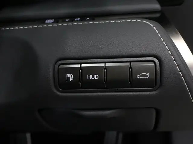 レクサス ＬＣ 500h Lパッケージ 三重県 2020(令2)年 1.6万km グラファイトブラックガラスフレーク セーフティシステムプラス/・プリクラッシュセーフティシステム/・レーンキーピングアシスト/・オートマチックハイビーム/・レーダークルーズコントロール/アクティブコーナリングアシスト/ガラスパノラマルーフ/純正SDナビ/・10.3インチワイドディスプレイ/・地デジTV/・Bru-ray/DVD/CD/microSD/・USB/AUX端子/・プレミアムサウンドシステム/バックカメラ/クリアランスソナー /ブラックセミアニリン革シート/・前席シートヒーター /・前席パワーシート/ステアリングヒーター/OPカラーヘッドアップディスプレイ/TFT液晶メーター/8インチカラーマルチインフォメーションディスプレイ/ビルトインETC2.0/純正20インチ10本スポークダークプレミアムメタリック塗装アルミホイール/グレーメタリック加飾付フルLEDヘッドランプ/・オートライト/LEDクリアランスランプ/プッシュエンジンスタート/スマートキー×2/カードキー×1/新車時保証書/取扱説明書