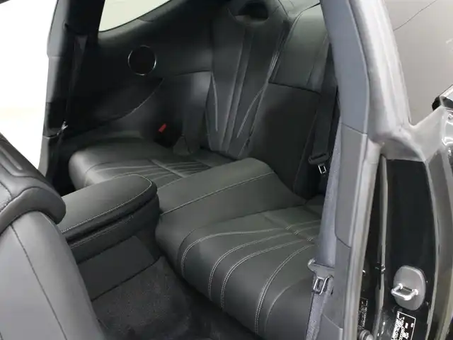 レクサス ＬＣ 500h Lパッケージ 三重県 2020(令2)年 1.6万km グラファイトブラックガラスフレーク セーフティシステムプラス/・プリクラッシュセーフティシステム/・レーンキーピングアシスト/・オートマチックハイビーム/・レーダークルーズコントロール/アクティブコーナリングアシスト/ガラスパノラマルーフ/純正SDナビ/・10.3インチワイドディスプレイ/・地デジTV/・Bru-ray/DVD/CD/microSD/・USB/AUX端子/・プレミアムサウンドシステム/バックカメラ/クリアランスソナー /ブラックセミアニリン革シート/・前席シートヒーター /・前席パワーシート/ステアリングヒーター/OPカラーヘッドアップディスプレイ/TFT液晶メーター/8インチカラーマルチインフォメーションディスプレイ/ビルトインETC2.0/純正20インチ10本スポークダークプレミアムメタリック塗装アルミホイール/グレーメタリック加飾付フルLEDヘッドランプ/・オートライト/LEDクリアランスランプ/プッシュエンジンスタート/スマートキー×2/カードキー×1/新車時保証書/取扱説明書