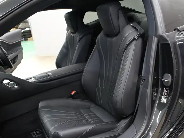 レクサス ＬＣ 500h Lパッケージ 三重県 2020(令2)年 1.6万km グラファイトブラックガラスフレーク セーフティシステムプラス/・プリクラッシュセーフティシステム/・レーンキーピングアシスト/・オートマチックハイビーム/・レーダークルーズコントロール/アクティブコーナリングアシスト/ガラスパノラマルーフ/純正SDナビ/・10.3インチワイドディスプレイ/・地デジTV/・Bru-ray/DVD/CD/microSD/・USB/AUX端子/・プレミアムサウンドシステム/バックカメラ/クリアランスソナー /ブラックセミアニリン革シート/・前席シートヒーター /・前席パワーシート/ステアリングヒーター/OPカラーヘッドアップディスプレイ/TFT液晶メーター/8インチカラーマルチインフォメーションディスプレイ/ビルトインETC2.0/純正20インチ10本スポークダークプレミアムメタリック塗装アルミホイール/グレーメタリック加飾付フルLEDヘッドランプ/・オートライト/LEDクリアランスランプ/プッシュエンジンスタート/スマートキー×2/カードキー×1/新車時保証書/取扱説明書