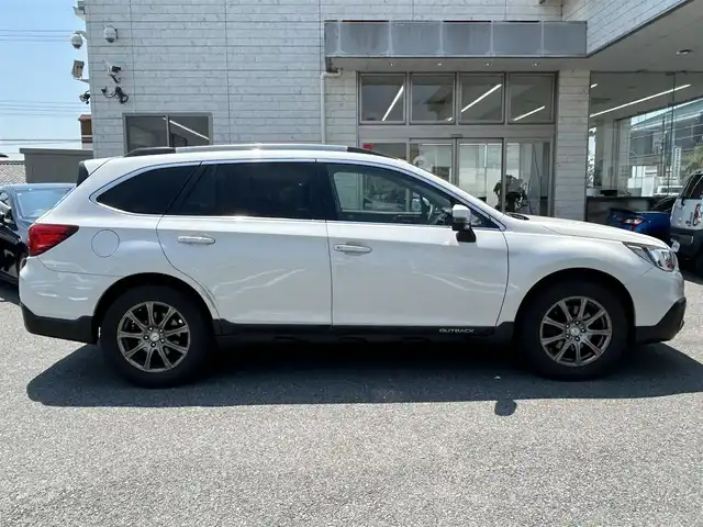 スバル アウトバック ベース 奈良県 2015(平27)年 14.2万km クリスタルホワイトP ４WD/純正ディーラーSDナビ(CN-LR81OD)/BT/USB/TV//フルセグTV/レーンキープアシスト/横滑り防止装置/コーナーセンサー(リア)/クルーズコントロール(追従あり)/サマータイヤ積み込み/バックカメラ/シートヒーター/パワーシート/パドルシフト/オートライト(LED)