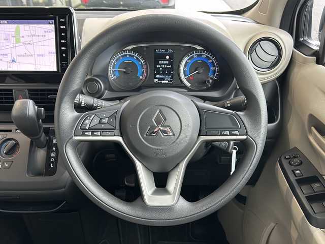 三菱 ｅＫワゴン M 愛知県 2024(令6)年 0.3万km スターリングシルバーM 衝突被害軽減ブレーキ/純正９インチSDナビ（あり）/シートヒーター/フルセグTV/Bluetooth/バックカメラ/コーナーセンサー/オートマチックハイビーム/ステアリングスイッチ