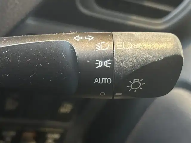 トヨタ ノア ハイブリッド X 高知県 2014(平26)年 10.1万km ホワイトパールクリスタルシャイン 純正SDナビ/【CD/DVD/BT/フルセグTV】/バックカメラ/横滑り防止/両側パワースライドドア/パワーバックドア/ビルトインETC/ドライブレコーダー/オートライト/純正LEDライト/スマートキー/プッシュスタート/モデリスタエアロ/純正アルミホイール 15インチ/純正フロアマット/リアプライバシーガラス/スペアキー×1【スマートキー】/新車時整備手帳（保証書)/取扱説明書/記録簿有