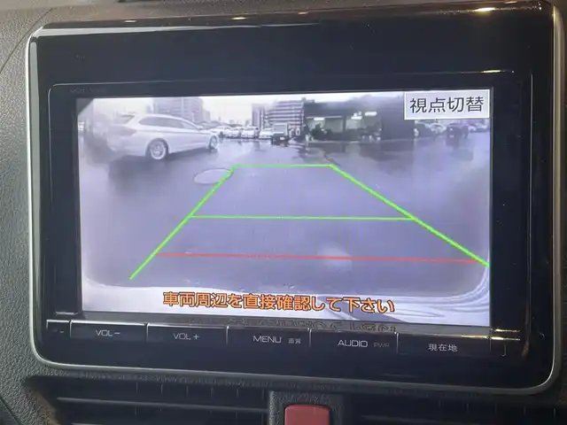 トヨタ ノア ハイブリッド X 高知県 2014(平26)年 10.1万km ホワイトパールクリスタルシャイン 純正SDナビ/【CD/DVD/BT/フルセグTV】/バックカメラ/横滑り防止/両側パワースライドドア/パワーバックドア/ビルトインETC/ドライブレコーダー/オートライト/純正LEDライト/スマートキー/プッシュスタート/モデリスタエアロ/純正アルミホイール 15インチ/純正フロアマット/リアプライバシーガラス/スペアキー×1【スマートキー】/新車時整備手帳（保証書)/取扱説明書/記録簿有