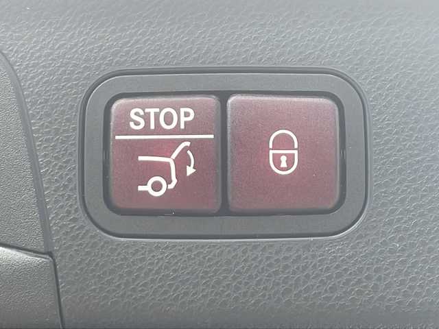 メルセデス・ベンツ ＧＬＣ２２０ d 4マチック クーペ スポーツ 本革 福岡県 2018(平30)年 2.3万km ポーラホワイト ワンオーナー/純正ナビ（Bluetooth・全周囲カメラ・フルセグTV）/ガラススライディングルーフ/Burmesterサウンド/レーダー探知機SUPER CAT（Z996CSD）/パヒュームアトマイザー/LEDインテリジェントシステム/ドライブレコーダー/ステアリングパイロット/アクティブブラインドスポットアシスト/ディスタンスパイロット/アテンションアシスト/ディストロニック/アクティブブレーキアシスト/パーキングパイロット/パーキングアシストリアビューカメラ/パークトロニック/パワーシート（運転席・助手席）/クリアランスソナー/コーナーセンサー/レーダークルーズコントロール/スペアキー/取扱説明書
