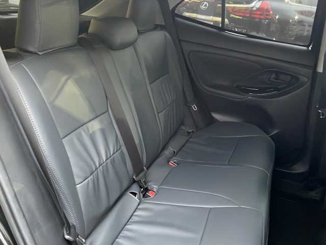 トヨタ ヤリスクロス G 長野県 2020(令2)年 2.1万km ブラックマイカ 禁煙車/純正8インチディスプレイオーディオ/（ナビ機能付/フルセグTV/Bluetooth）/セーフティセンス/・プリクラッシュセーフティ/・レーントレーシングアシスト/・レーダークルーズコントロール/・オートマチックハイビーム/・ロードサインアシスト/・先行車発進告知機能/・インテリジェントクリアランスソナー/・ブラインドスポットモニター/パノラミックビューモニター/ビルトインETC2.0/ハンズフリーパワーバックドア/前後ドライブレコーダー機能付デジタルインナーミラー/革巻きステアリング/ステアリングスイッチ/電動パーキングブレーキ/ブレーキホールド/レザー調シートカバー/LEDヘッドライト/オートライト/スマートキー/Pスタート/電動格納ミラー/社外16インチAW/純正フロアマット/ロッソモデロマフラー