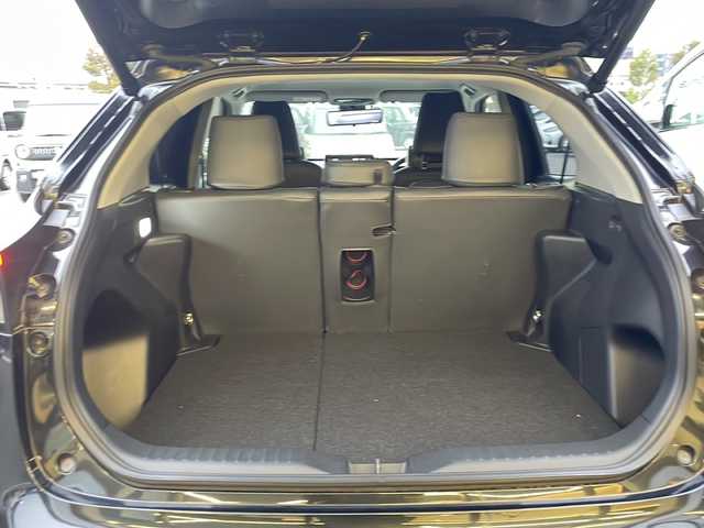 トヨタ ヤリスクロス G 長野県 2020(令2)年 2.1万km ブラックマイカ 禁煙車/純正8インチディスプレイオーディオ/（ナビ機能付/フルセグTV/Bluetooth）/セーフティセンス/・プリクラッシュセーフティ/・レーントレーシングアシスト/・レーダークルーズコントロール/・オートマチックハイビーム/・ロードサインアシスト/・先行車発進告知機能/・インテリジェントクリアランスソナー/・ブラインドスポットモニター/パノラミックビューモニター/ビルトインETC2.0/ハンズフリーパワーバックドア/前後ドライブレコーダー機能付デジタルインナーミラー/革巻きステアリング/ステアリングスイッチ/電動パーキングブレーキ/ブレーキホールド/レザー調シートカバー/LEDヘッドライト/オートライト/スマートキー/Pスタート/電動格納ミラー/社外16インチAW/純正フロアマット/ロッソモデロマフラー