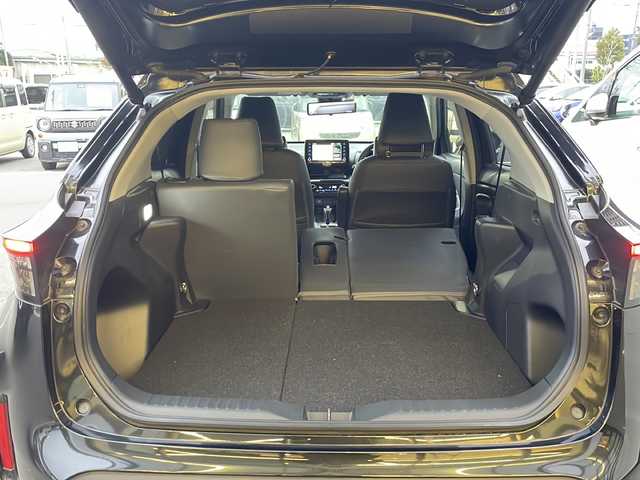 トヨタ ヤリスクロス G 長野県 2020(令2)年 2.1万km ブラックマイカ 禁煙車/純正8インチディスプレイオーディオ/（ナビ機能付/フルセグTV/Bluetooth）/セーフティセンス/・プリクラッシュセーフティ/・レーントレーシングアシスト/・レーダークルーズコントロール/・オートマチックハイビーム/・ロードサインアシスト/・先行車発進告知機能/・インテリジェントクリアランスソナー/・ブラインドスポットモニター/パノラミックビューモニター/ビルトインETC2.0/ハンズフリーパワーバックドア/前後ドライブレコーダー機能付デジタルインナーミラー/革巻きステアリング/ステアリングスイッチ/電動パーキングブレーキ/ブレーキホールド/レザー調シートカバー/LEDヘッドライト/オートライト/スマートキー/Pスタート/電動格納ミラー/社外16インチAW/純正フロアマット/ロッソモデロマフラー