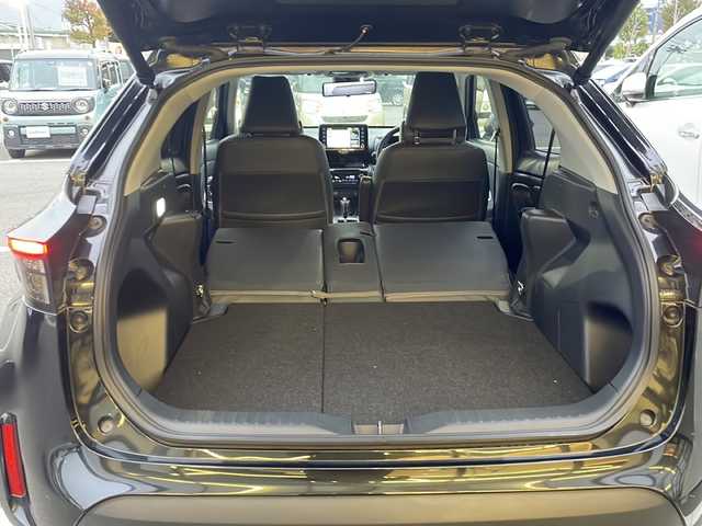 トヨタ ヤリスクロス G 長野県 2020(令2)年 2.1万km ブラックマイカ 禁煙車/純正8インチディスプレイオーディオ/（ナビ機能付/フルセグTV/Bluetooth）/セーフティセンス/・プリクラッシュセーフティ/・レーントレーシングアシスト/・レーダークルーズコントロール/・オートマチックハイビーム/・ロードサインアシスト/・先行車発進告知機能/・インテリジェントクリアランスソナー/・ブラインドスポットモニター/パノラミックビューモニター/ビルトインETC2.0/ハンズフリーパワーバックドア/前後ドライブレコーダー機能付デジタルインナーミラー/革巻きステアリング/ステアリングスイッチ/電動パーキングブレーキ/ブレーキホールド/レザー調シートカバー/LEDヘッドライト/オートライト/スマートキー/Pスタート/電動格納ミラー/社外16インチAW/純正フロアマット/ロッソモデロマフラー