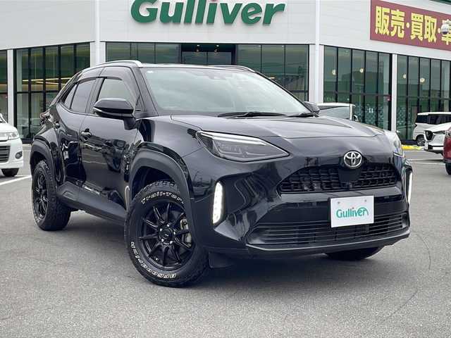 トヨタ ヤリスクロス G 長野県 2020(令2)年 2.1万km ブラックマイカ 禁煙車/純正8インチディスプレイオーディオ/（ナビ機能付/フルセグTV/Bluetooth）/セーフティセンス/・プリクラッシュセーフティ/・レーントレーシングアシスト/・レーダークルーズコントロール/・オートマチックハイビーム/・ロードサインアシスト/・先行車発進告知機能/・インテリジェントクリアランスソナー/・ブラインドスポットモニター/パノラミックビューモニター/ビルトインETC2.0/ハンズフリーパワーバックドア/前後ドライブレコーダー機能付デジタルインナーミラー/革巻きステアリング/ステアリングスイッチ/電動パーキングブレーキ/ブレーキホールド/レザー調シートカバー/LEDヘッドライト/オートライト/スマートキー/Pスタート/電動格納ミラー/社外16インチAW/純正フロアマット/ロッソモデロマフラー