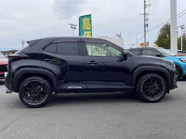 トヨタ ヤリスクロス G 長野県 2020(令2)年 2.1万km ブラックマイカ 禁煙車/純正8インチディスプレイオーディオ/（ナビ機能付/フルセグTV/Bluetooth）/セーフティセンス/・プリクラッシュセーフティ/・レーントレーシングアシスト/・レーダークルーズコントロール/・オートマチックハイビーム/・ロードサインアシスト/・先行車発進告知機能/・インテリジェントクリアランスソナー/・ブラインドスポットモニター/パノラミックビューモニター/ビルトインETC2.0/ハンズフリーパワーバックドア/前後ドライブレコーダー機能付デジタルインナーミラー/革巻きステアリング/ステアリングスイッチ/電動パーキングブレーキ/ブレーキホールド/レザー調シートカバー/LEDヘッドライト/オートライト/スマートキー/Pスタート/電動格納ミラー/社外16インチAW/純正フロアマット/ロッソモデロマフラー