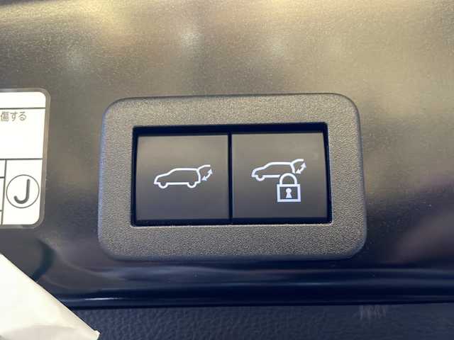 トヨタ ヤリスクロス G 長野県 2020(令2)年 2.1万km ブラックマイカ 禁煙車/純正8インチディスプレイオーディオ/（ナビ機能付/フルセグTV/Bluetooth）/セーフティセンス/・プリクラッシュセーフティ/・レーントレーシングアシスト/・レーダークルーズコントロール/・オートマチックハイビーム/・ロードサインアシスト/・先行車発進告知機能/・インテリジェントクリアランスソナー/・ブラインドスポットモニター/パノラミックビューモニター/ビルトインETC2.0/ハンズフリーパワーバックドア/前後ドライブレコーダー機能付デジタルインナーミラー/革巻きステアリング/ステアリングスイッチ/電動パーキングブレーキ/ブレーキホールド/レザー調シートカバー/LEDヘッドライト/オートライト/スマートキー/Pスタート/電動格納ミラー/社外16インチAW/純正フロアマット/ロッソモデロマフラー