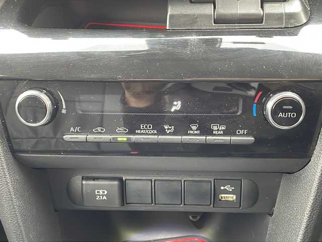 トヨタ ヤリスクロス G 長野県 2020(令2)年 2.1万km ブラックマイカ 禁煙車/純正8インチディスプレイオーディオ/（ナビ機能付/フルセグTV/Bluetooth）/セーフティセンス/・プリクラッシュセーフティ/・レーントレーシングアシスト/・レーダークルーズコントロール/・オートマチックハイビーム/・ロードサインアシスト/・先行車発進告知機能/・インテリジェントクリアランスソナー/・ブラインドスポットモニター/パノラミックビューモニター/ビルトインETC2.0/ハンズフリーパワーバックドア/前後ドライブレコーダー機能付デジタルインナーミラー/革巻きステアリング/ステアリングスイッチ/電動パーキングブレーキ/ブレーキホールド/レザー調シートカバー/LEDヘッドライト/オートライト/スマートキー/Pスタート/電動格納ミラー/社外16インチAW/純正フロアマット/ロッソモデロマフラー