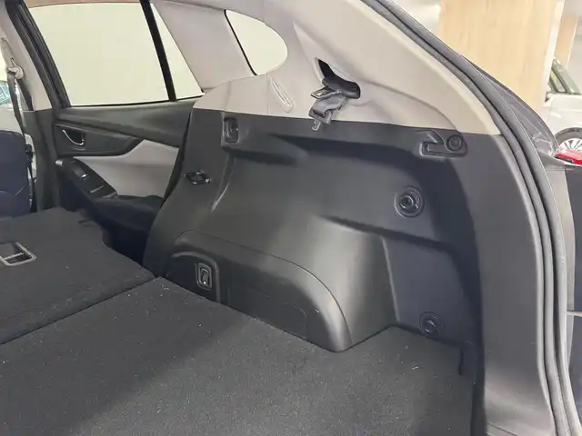 スバル ＸＶ ハイブリッド アドバンス 三重県 2019(平31)年 6.9万km ダークグレーメタリック ガソリン/FF/MTモード付フロアCVT/純正 8インチナビ CN-LR840D/（FM/AM/SD/iPod/TV/USB/Bluetooth/MEMORY MUSIC/CD/DVD/HDMI/VTR）/リヤビューモニター・サイドビューモニター/ETC2.0/EyeSight/・プリクラッシュブレーキ/・アクティブレーンキープ/・全車速追従/定速クルーズコントロール/・ハイビームアシスト/・後退時ブレーキアシスト（RAB：リヤパーキングセンサー）/・後退速度リミッター/・先行車発進お知らせ機能/・ヒルスタートアシスト/装備/・左右独立オートエアコン/・オートライト/・ステアリング連動ヘッドライト（SRH）/・LEDヘッドライト/・フロント＆リヤフォグランプ/・オートワイパー/・パドルシフト/・電子パーキングブレーキ・オートビークルホールド（AVH）/・ステアリングスイッチ/・プッシュスタート/・充電用USBジャックx2/・純正18inAW/・スマートキーx2/・保/など