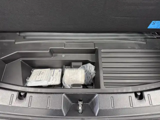 スバル ＸＶ ハイブリッド アドバンス 三重県 2019(平31)年 6.9万km ダークグレーメタリック ガソリン/FF/MTモード付フロアCVT/純正 8インチナビ CN-LR840D/（FM/AM/SD/iPod/TV/USB/Bluetooth/MEMORY MUSIC/CD/DVD/HDMI/VTR）/リヤビューモニター・サイドビューモニター/ETC2.0/EyeSight/・プリクラッシュブレーキ/・アクティブレーンキープ/・全車速追従/定速クルーズコントロール/・ハイビームアシスト/・後退時ブレーキアシスト（RAB：リヤパーキングセンサー）/・後退速度リミッター/・先行車発進お知らせ機能/・ヒルスタートアシスト/装備/・左右独立オートエアコン/・オートライト/・ステアリング連動ヘッドライト（SRH）/・LEDヘッドライト/・フロント＆リヤフォグランプ/・オートワイパー/・パドルシフト/・電子パーキングブレーキ・オートビークルホールド（AVH）/・ステアリングスイッチ/・プッシュスタート/・充電用USBジャックx2/・純正18inAW/・スマートキーx2/・保/など