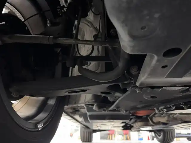 スバル ＸＶ ハイブリッド アドバンス 三重県 2019(平31)年 6.9万km ダークグレーメタリック ガソリン/FF/MTモード付フロアCVT/純正 8インチナビ CN-LR840D/（FM/AM/SD/iPod/TV/USB/Bluetooth/MEMORY MUSIC/CD/DVD/HDMI/VTR）/リヤビューモニター・サイドビューモニター/ETC2.0/EyeSight/・プリクラッシュブレーキ/・アクティブレーンキープ/・全車速追従/定速クルーズコントロール/・ハイビームアシスト/・後退時ブレーキアシスト（RAB：リヤパーキングセンサー）/・後退速度リミッター/・先行車発進お知らせ機能/・ヒルスタートアシスト/装備/・左右独立オートエアコン/・オートライト/・ステアリング連動ヘッドライト（SRH）/・LEDヘッドライト/・フロント＆リヤフォグランプ/・オートワイパー/・パドルシフト/・電子パーキングブレーキ・オートビークルホールド（AVH）/・ステアリングスイッチ/・プッシュスタート/・充電用USBジャックx2/・純正18inAW/・スマートキーx2/・保/など