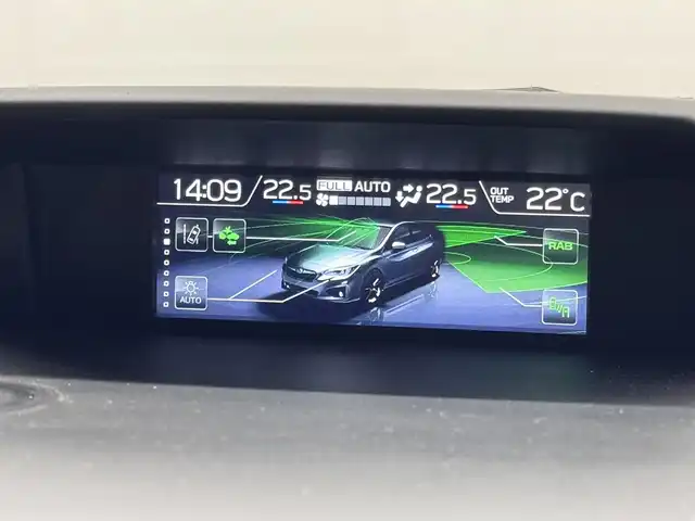 スバル ＸＶ ハイブリッド アドバンス 三重県 2019(平31)年 6.9万km ダークグレーメタリック ガソリン/FF/MTモード付フロアCVT/純正 8インチナビ CN-LR840D/（FM/AM/SD/iPod/TV/USB/Bluetooth/MEMORY MUSIC/CD/DVD/HDMI/VTR）/リヤビューモニター・サイドビューモニター/ETC2.0/EyeSight/・プリクラッシュブレーキ/・アクティブレーンキープ/・全車速追従/定速クルーズコントロール/・ハイビームアシスト/・後退時ブレーキアシスト（RAB：リヤパーキングセンサー）/・後退速度リミッター/・先行車発進お知らせ機能/・ヒルスタートアシスト/装備/・左右独立オートエアコン/・オートライト/・ステアリング連動ヘッドライト（SRH）/・LEDヘッドライト/・フロント＆リヤフォグランプ/・オートワイパー/・パドルシフト/・電子パーキングブレーキ・オートビークルホールド（AVH）/・ステアリングスイッチ/・プッシュスタート/・充電用USBジャックx2/・純正18inAW/・スマートキーx2/・保/など